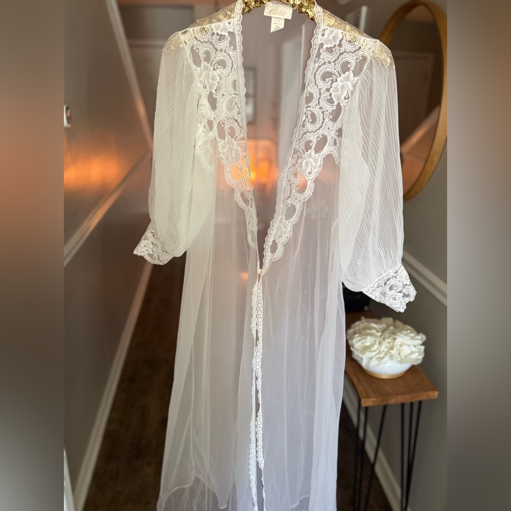 Vintage Cachet Sheer White Lace Robe